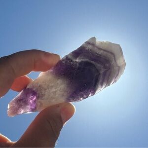 Chevron amethyst natural point